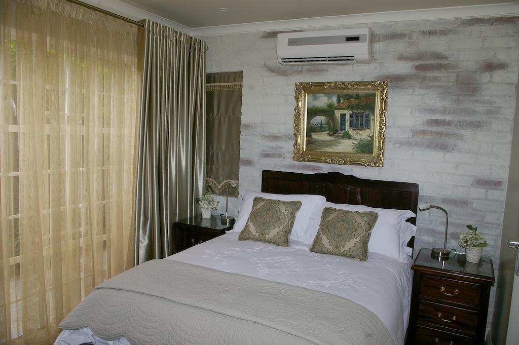Anne'S Place Potchefstroom Zimmer foto